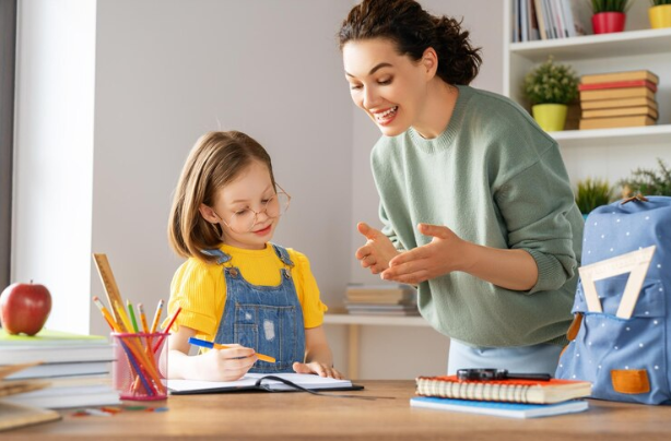 Đặt câu hỏi ngược lại giúp khuyến khích trẻ học hỏi và suy nghĩ tìm ra giải pháp